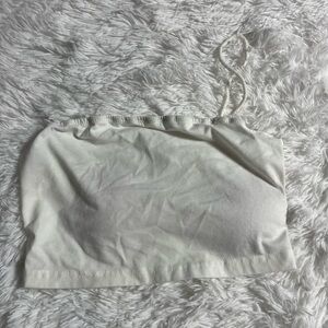 CUTE WHITE CROP TOP!